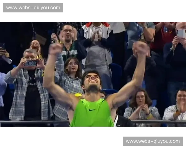 辛纳多哈站八强战爆冷不敌门希克，新赛季硬地赛场状态持续低迷