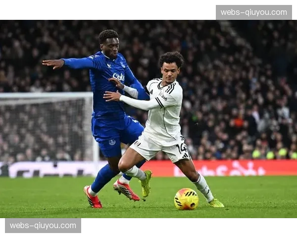 富勒姆七分钟内连入三球完成逆转 杜布拉夫卡出击失误酿苦果